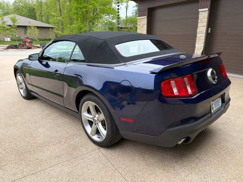 Used 2011 Ford Mustang GT Premium w/ Electronics Pkg RWD image 9