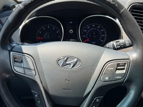 Used 2015 Hyundai Santa Fe Limited w/ Option Group 04 FWD image 11