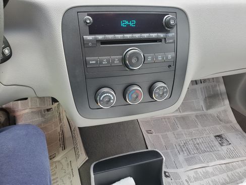 Used 2007 Buick Lucerne CX image 5