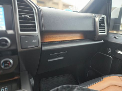 Used 2016 Ford F150 Limited image 19