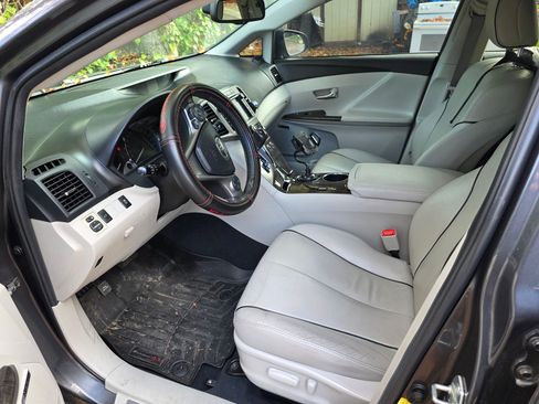 Used 2013 Toyota Venza Limited image 6