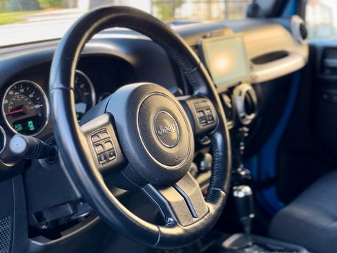 Used 2011 Jeep Wrangler Unlimited Sahara w/ Connectivity Group image 16