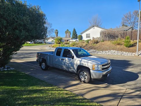 Used 2010 Chevrolet Silverado 1500 LT w/ Power Pack Plus image 9