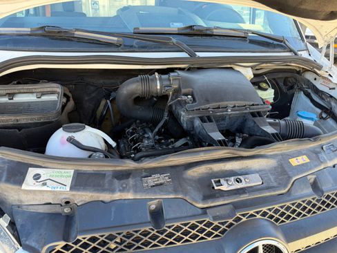 Used 2012 Mercedes-Benz Sprinter 2500 image 12