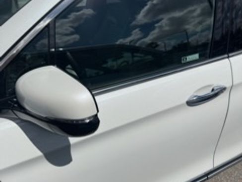 Used 2021 Honda Pilot Touring image 4