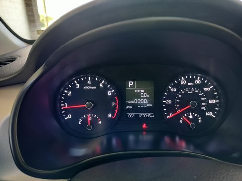 Used 2019 Kia Rio S image 4