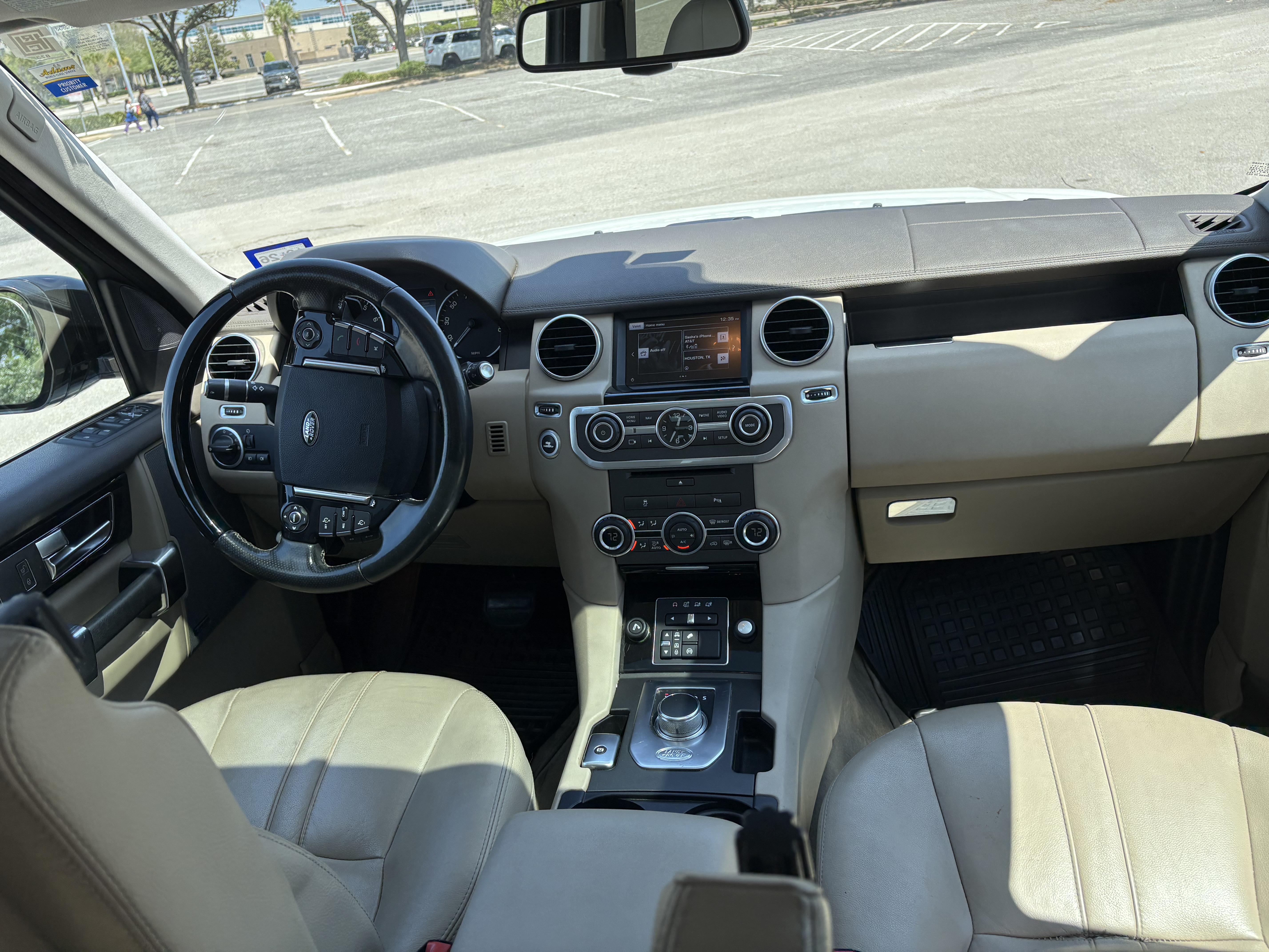 Used 2016 Land Rover LR4 HSE Silver Edition AWD/4WD image 14