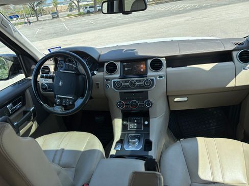 Used 2016 Land Rover LR4 HSE Silver Edition AWD/4WD image 14