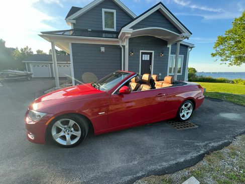 Used 2011 BMW 335i Convertible RWD image 2