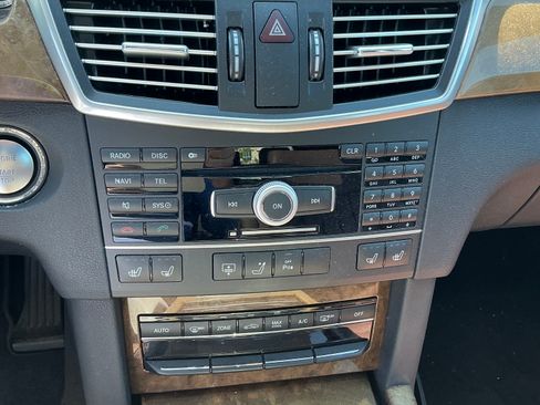 Used 2011 Mercedes-Benz E 550 4MATIC Sedan image 8
