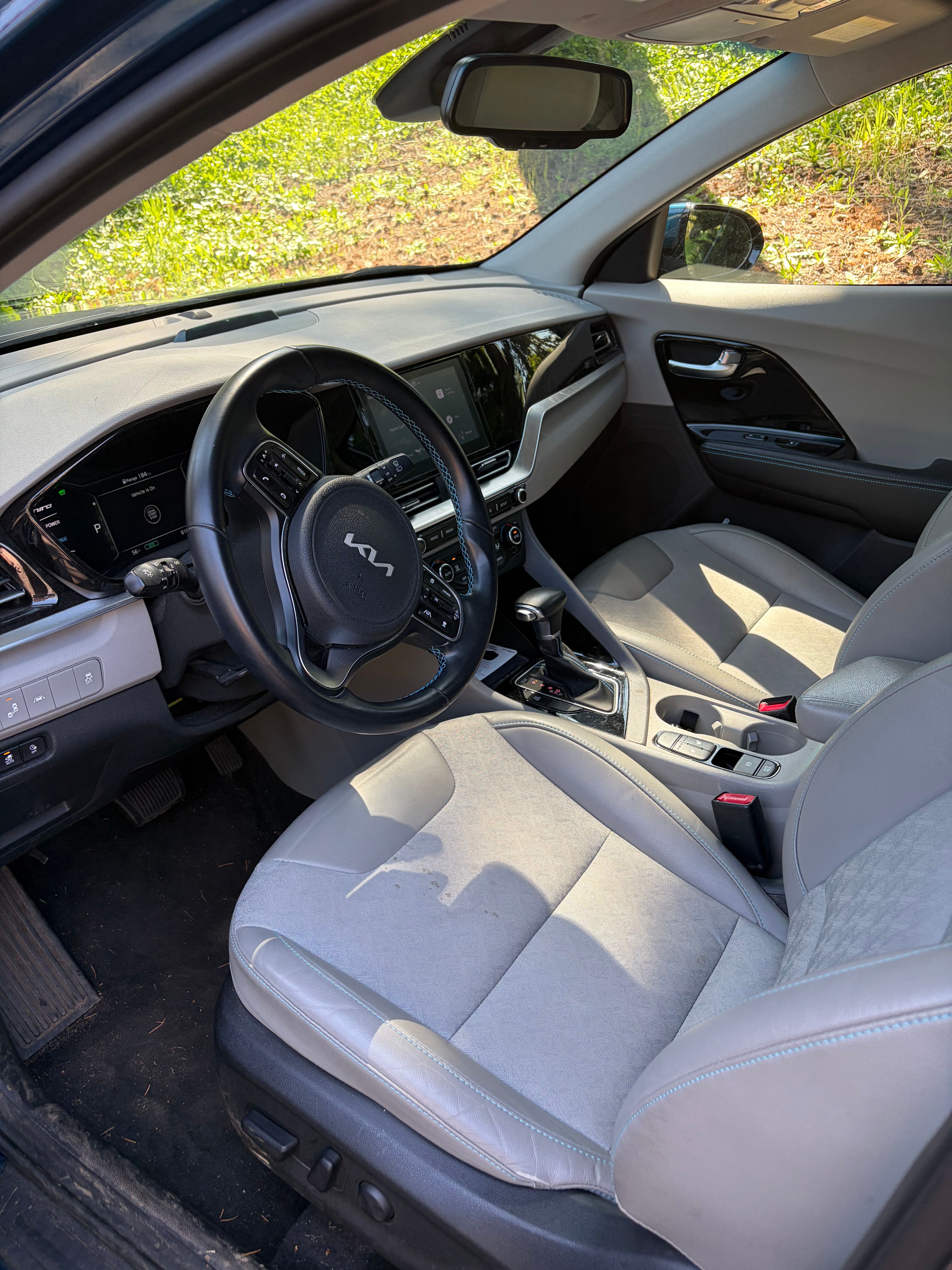 Used 2022 Kia Niro EX FWD image 12