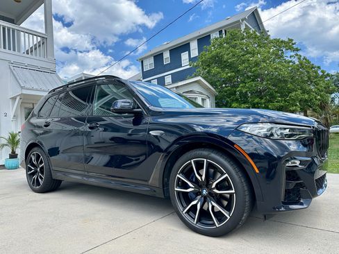 Used 2020 BMW X7 xDrive40i w/ M Sport Package AWD/4WD image 2