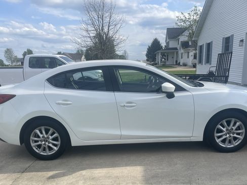 Used 2014 MAZDA MAZDA3 i Touring w/ Technology Package image 2
