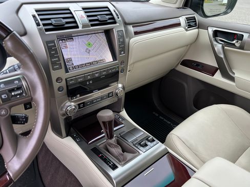 Used 2016 Lexus GX 460 w/ Premium Package image 14