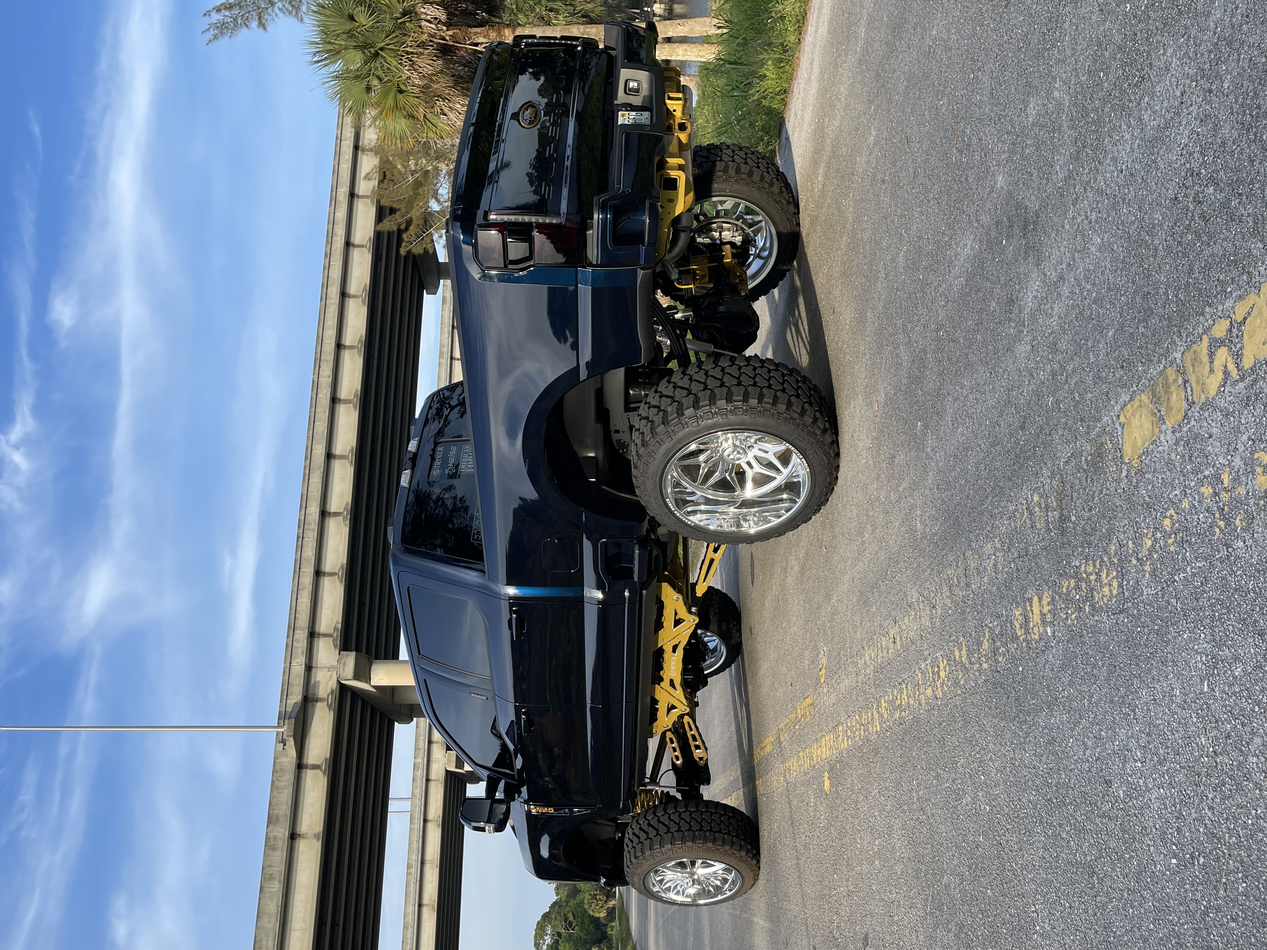 Used 2023 Ford F250 Lariat w/ Sport Appearance Package AWD/4WD image 14