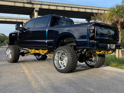 Used 2023 Ford F250 Lariat w/ Sport Appearance Package image 11