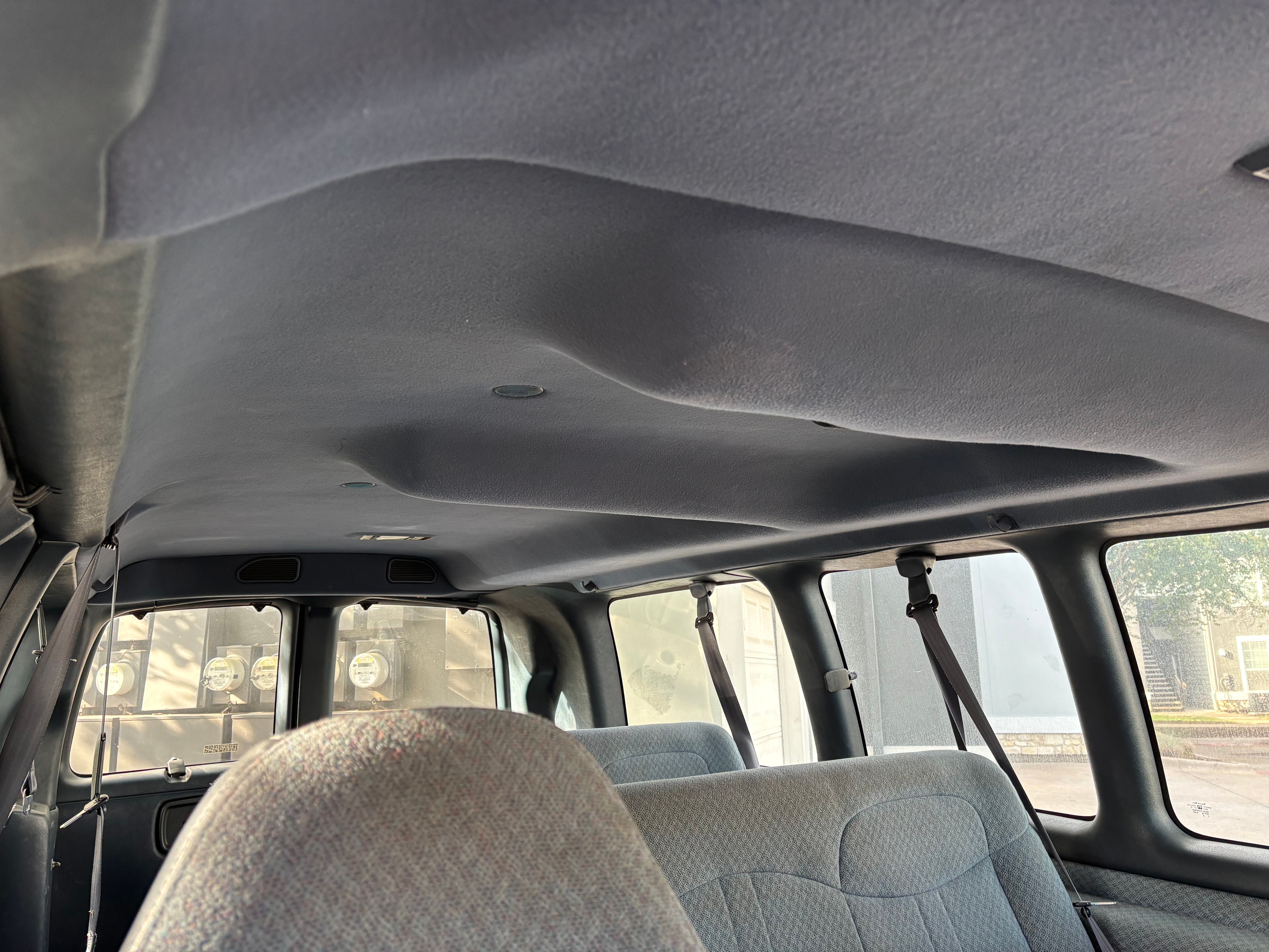 Used 2000 Chevrolet Express 2500 Passenger w/ LS Preferred Equipment Group RWD image 19