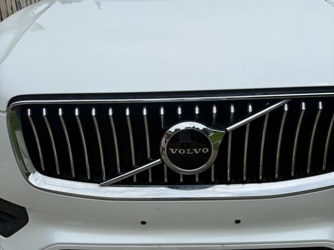 Used 2021 Volvo XC90 T5 Momentum w/ Climate Package AWD/4WD image 4