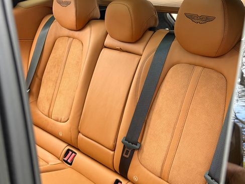 Used 2025 Aston Martin DBX 707 image 8