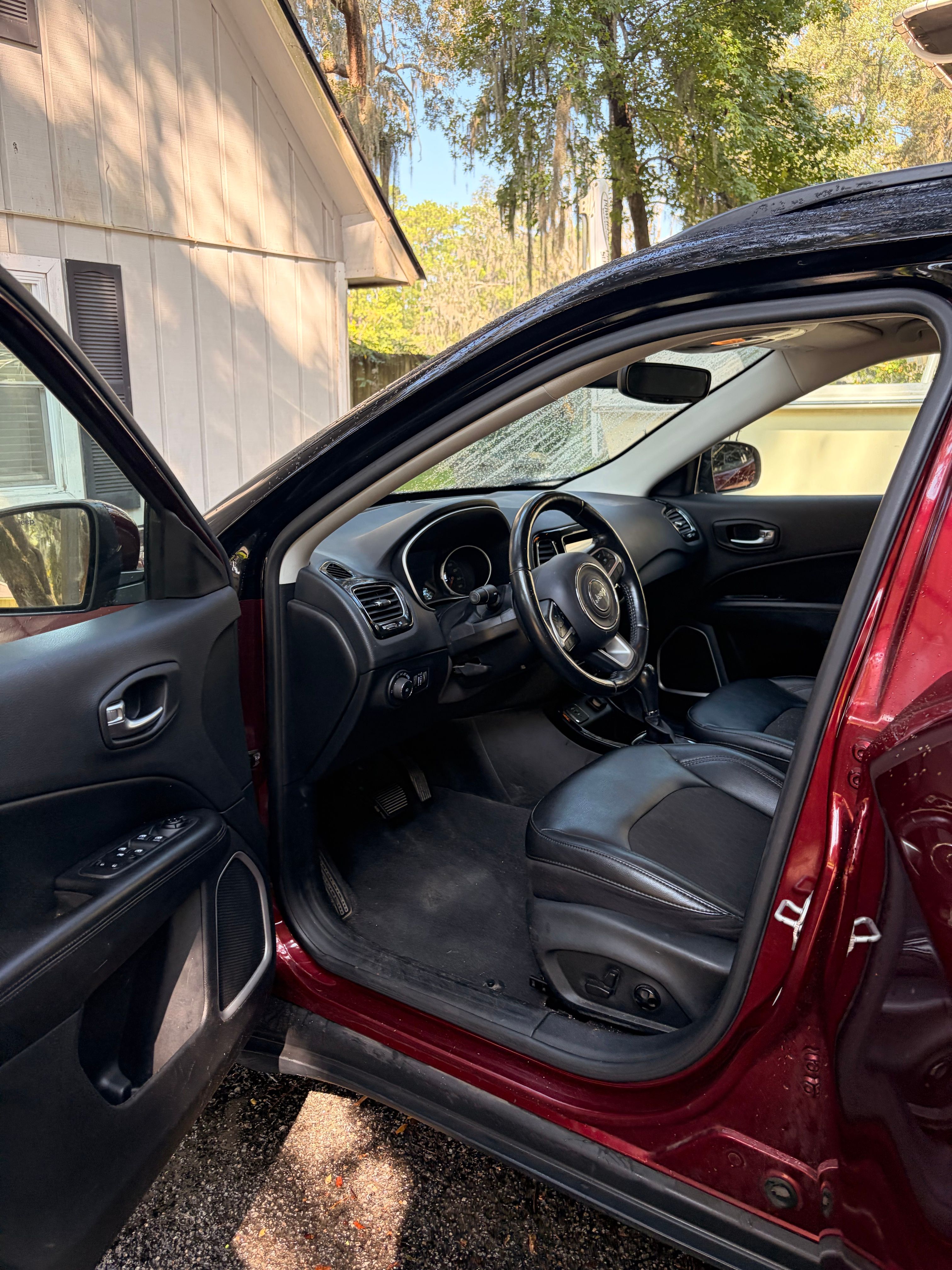 Used 2021 Jeep Compass Latitude FWD image 9