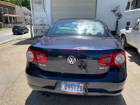 Used 2009 Volkswagen Eos Lux FWD image 5