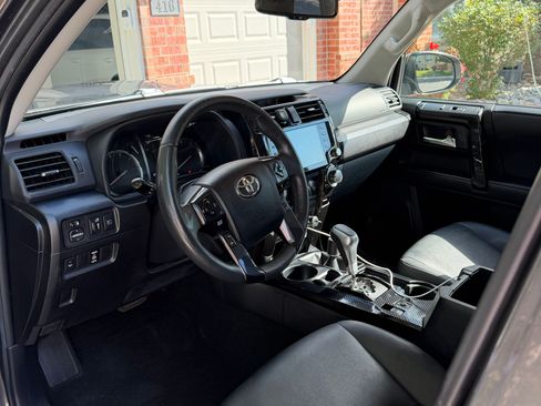 Used 2021 Toyota 4Runner TRD Off-Road Premium w/ Moonroof Package AWD/4WD image 9