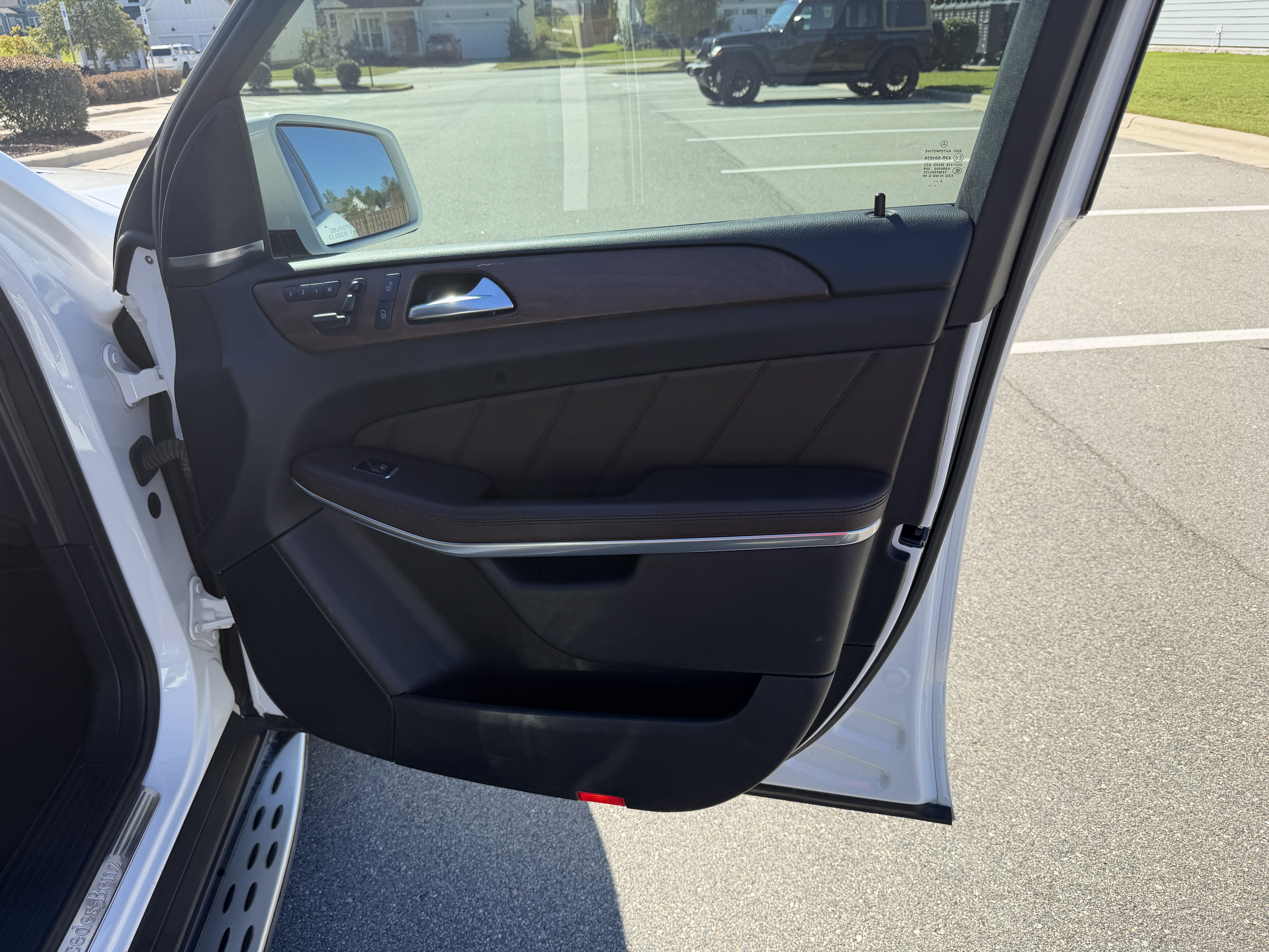 Used 2016 Mercedes-Benz GL 550 4MATIC image 20