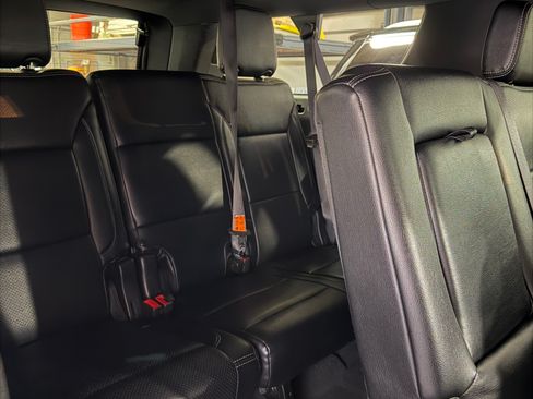 Used 2024 Chevrolet Suburban LS image 12