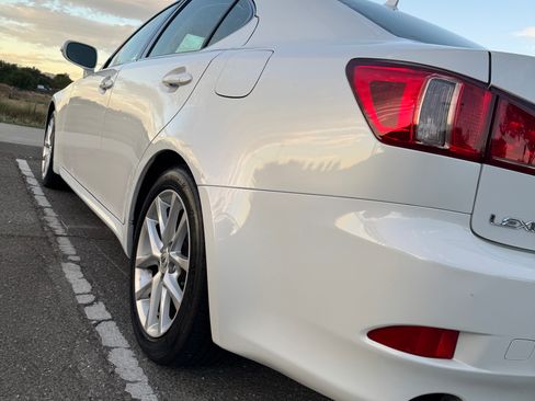Used 2013 Lexus IS 250 w/ Premium Pkg Value Edition RWD image 4