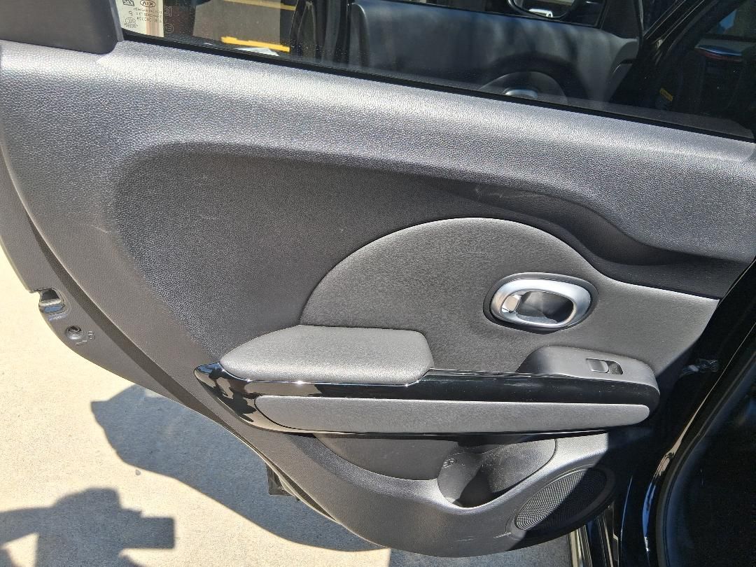 Used 2016 Kia Soul + w/ Tarmac Special Edition FWD image 8