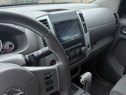 Used 2017 Nissan Frontier Desert Runner image 12