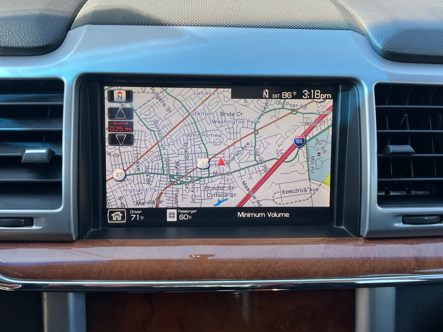 Used 2012 Lincoln MKZ FWD image 8