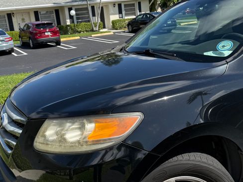 Used 2012 Hyundai Santa Fe Limited w/ Navigation Pkg 4 image 1