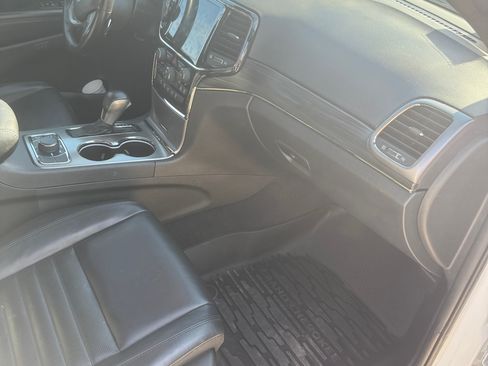 Used 2021 Jeep Grand Cherokee Limited X image 9