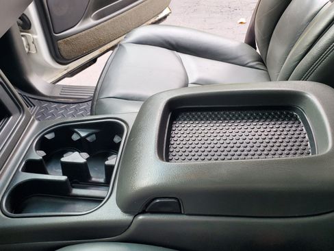 Used 2004 Chevrolet Avalanche Z71 w/ Preferred Equipment Group image 8