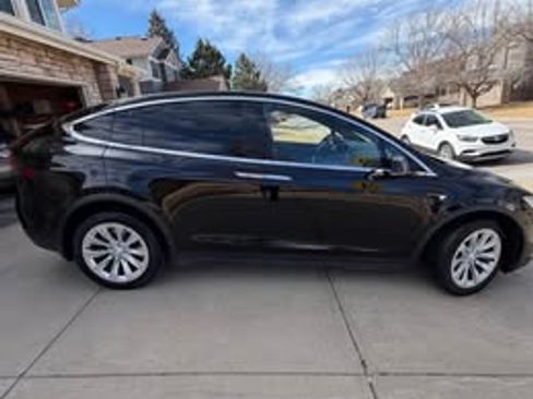 Used 2021 Tesla Model X Long Range image 2