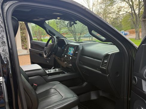 Used 2018 Ford Expedition Limited w/ Equipment Group 301A image 6