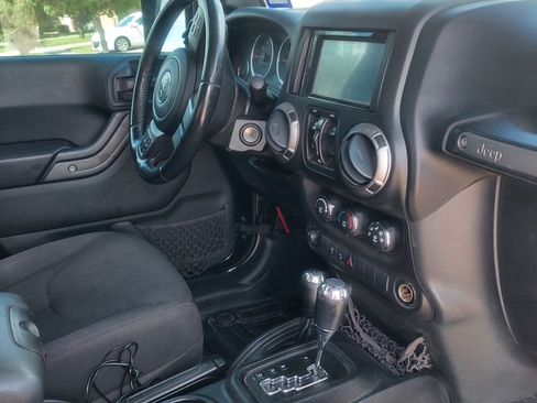 Used 2017 Jeep Wrangler Unlimited Sport w/ Quick Order Package 24S AWD/4WD image 9