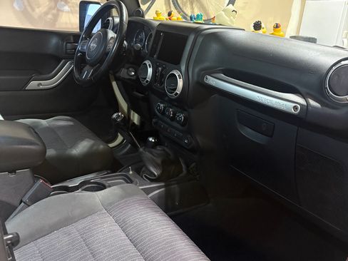 Used 2011 Jeep Wrangler Unlimited Sahara w/ Dual Top Group image 11