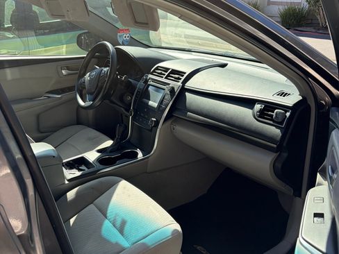 Used 2015 Toyota Camry LE FWD image 9