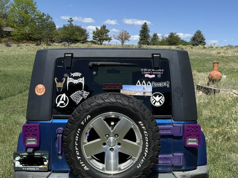 Used 2009 Jeep Wrangler Unlimited Sahara w/ Trailer Tow Group AWD/4WD image 2