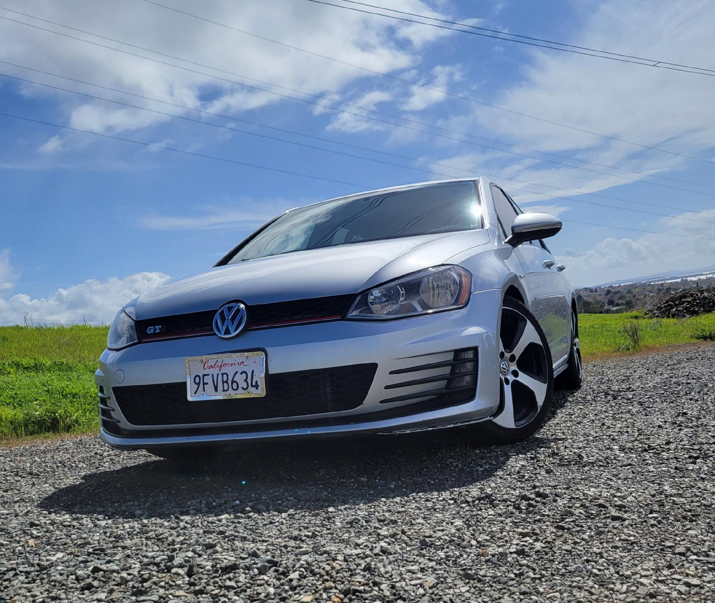 Used 2015 Volkswagen GTI S FWD image 1