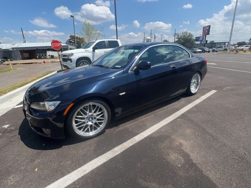 Used 2010 BMW 328i Convertible image 12