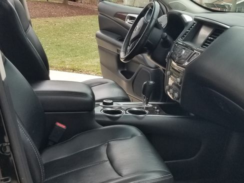 Used 2015 Nissan Pathfinder Platinum w/ Cargo Package image 10