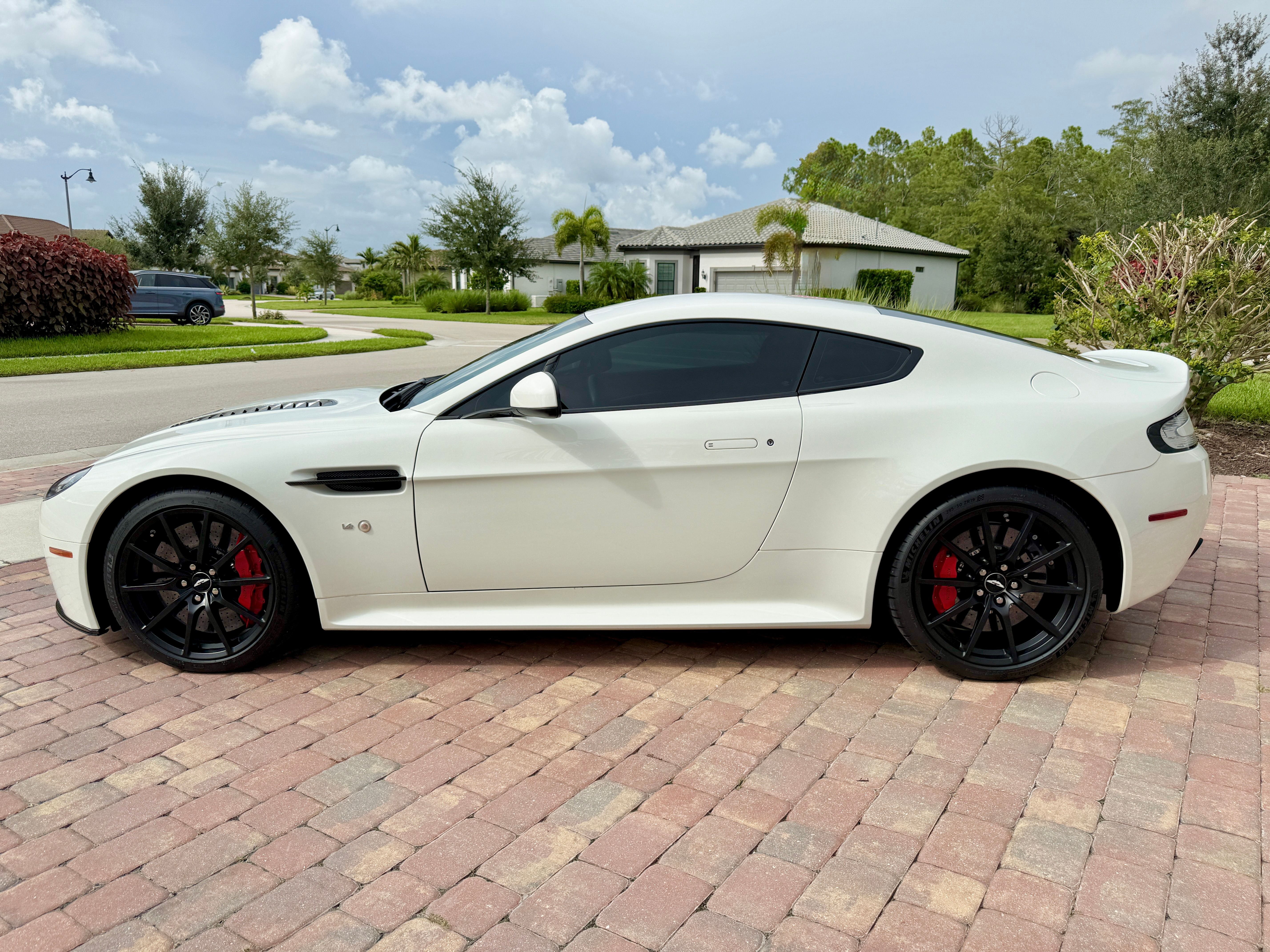 Used 2017 Aston Martin V12 Vantage S RWD image 5