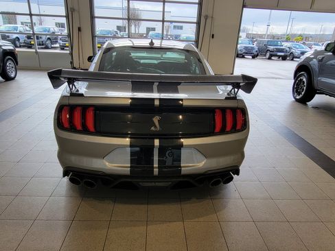Used 2021 Ford Mustang Shelby GT500 w/ Carbon Fiber Track Pack image 6