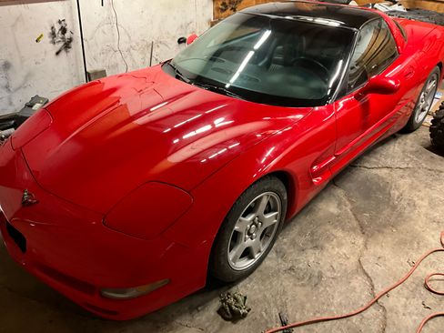 Used 1999 Chevrolet Corvette Coupe w/ Roof Pkg image 13