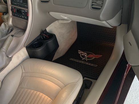 Used 2003 Chevrolet Corvette Coupe w/ Preferred Equipment Group image 9