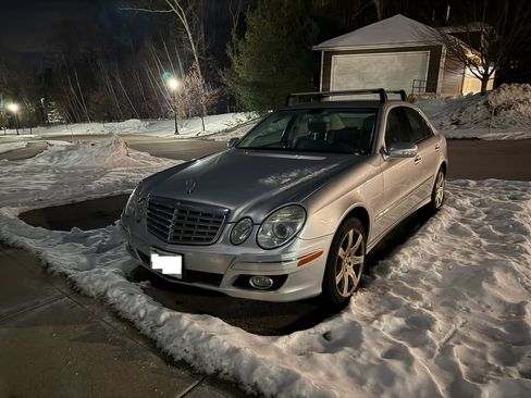 Used 2007 Mercedes-Benz E 350 4MATIC Sedan image 11