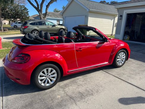 Used 2018 Volkswagen Beetle 2.0T SE image 4